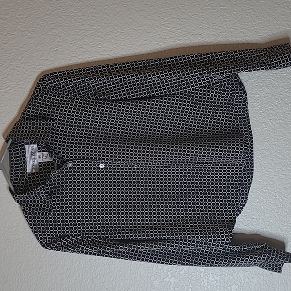 Jones Wear Tops - JONES Wear Petite Size 8 Button Down Long Sleeve Cropped Top